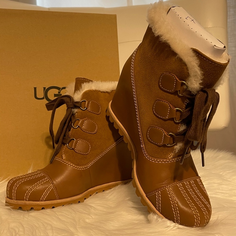 UGG Waterproof Wedge Bootie - BRAND NEW (Alasdair)